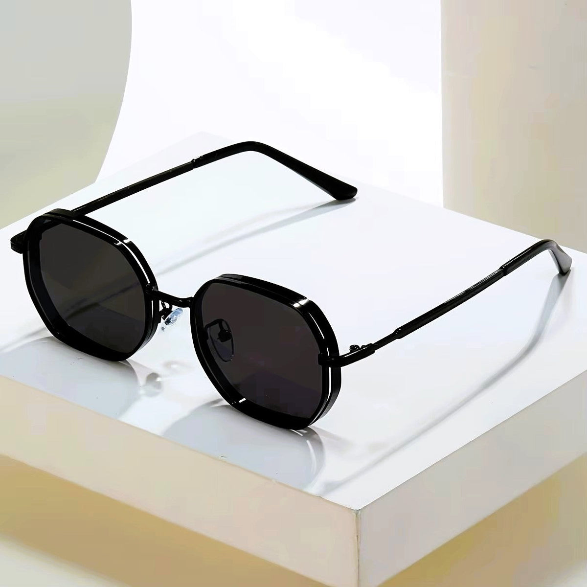 Hawthorne Metal Round Sunglasses